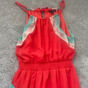 Size small maxi dress.. no tears. Very pretty.ready for spring and summer..
